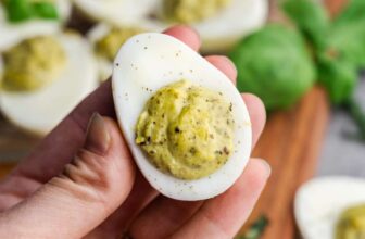 Pesto Deviled Eggs – The Stay At Home Chef